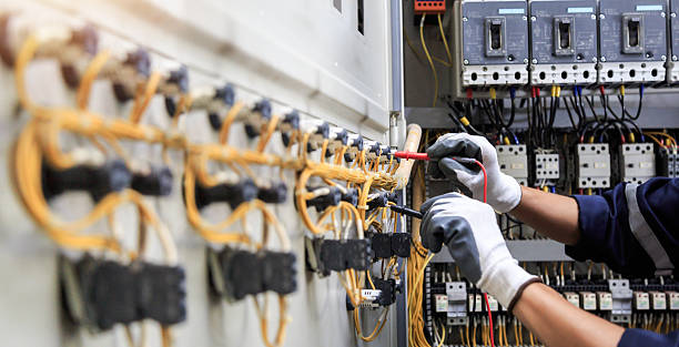Professional Electrician technician working in Bronte, TX
